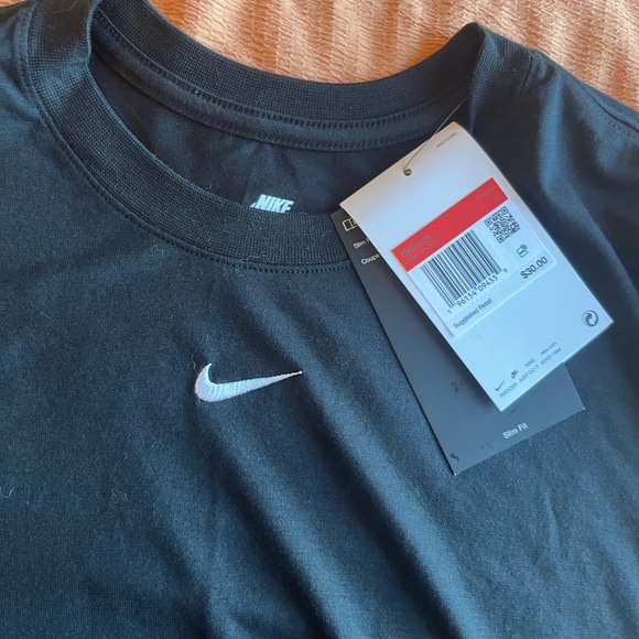 Nike Cropped Tee - Picture 3 of 3